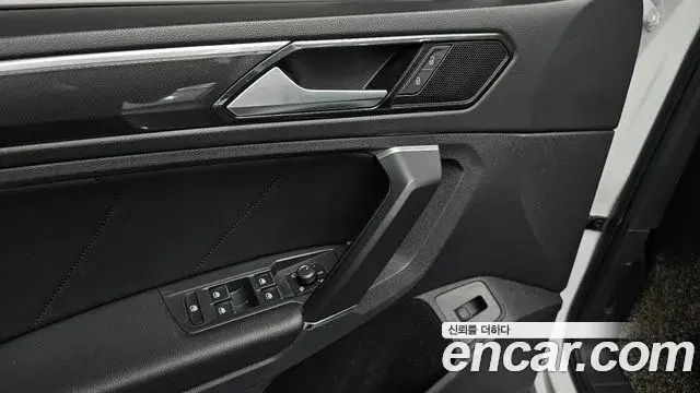 Volkswagen Tiguan 2018 — Şəkil 14/37