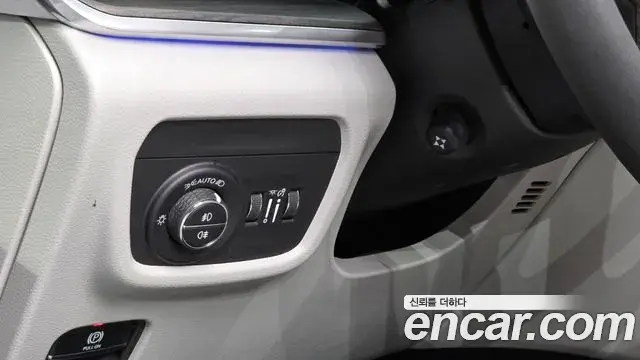 Jeep Grand Cherokee 2023 — Фото 15/20