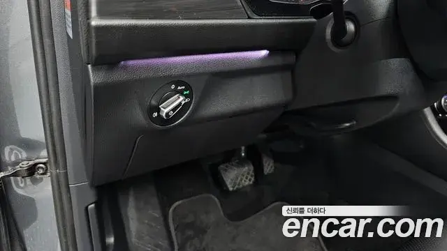 Volkswagen Jetta 2023 — ფოტო 13/35