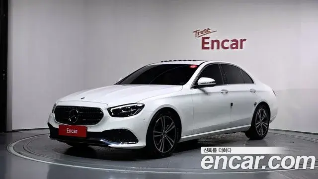 Mercedes-Benz E-Class 2021 — Фото 1/20