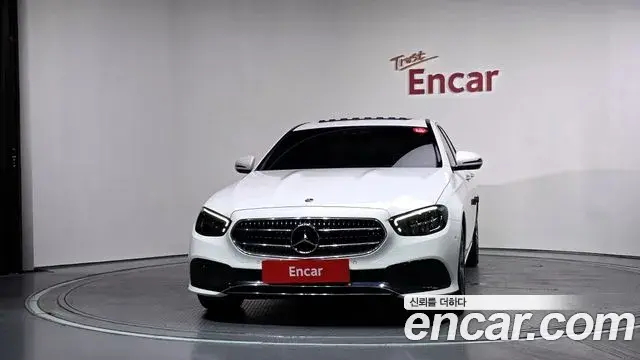 Mercedes-Benz E-Class 2021 — Фото 3/20