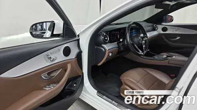 Mercedes-Benz E-Class 2021 — Фото 10/20