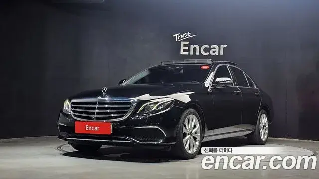 Mercedes-Benz E-Class 2019 — Фото 1/20