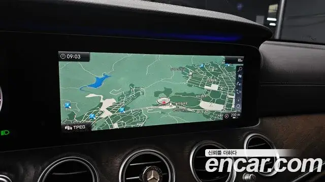 Mercedes-Benz E-Class 2019 — Фото 14/20