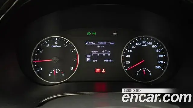 Kia Seltos 2020 — ფოტო 2/20