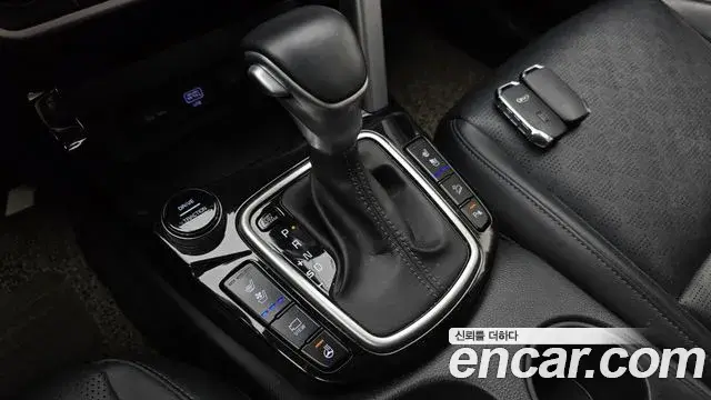 Kia Seltos 2020 — ფოტო 6/20
