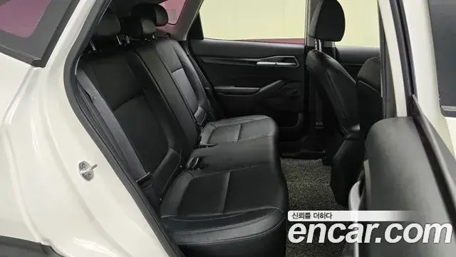 Kia Seltos 2020 — ფოტო 16/20