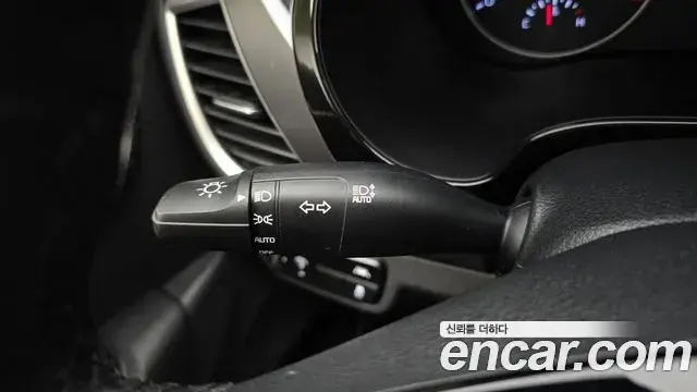 Kia Seltos 2020 — ფოტო 7/20
