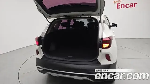 Kia Seltos 2020 — ფოტო 5/20