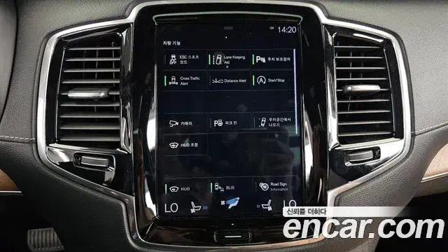 Volvo XC90 2019 — Фото 16/20