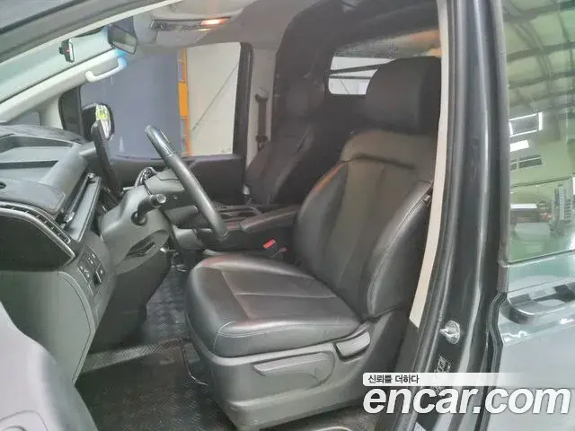 Hyundai Staria 2022 — Фото 10/20