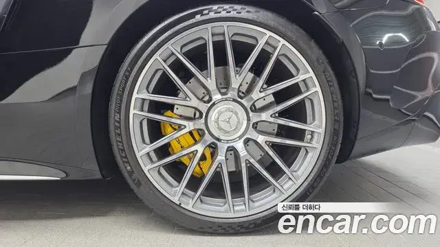 Mercedes-Benz AMG GT 2025 — Şəkil 21/33