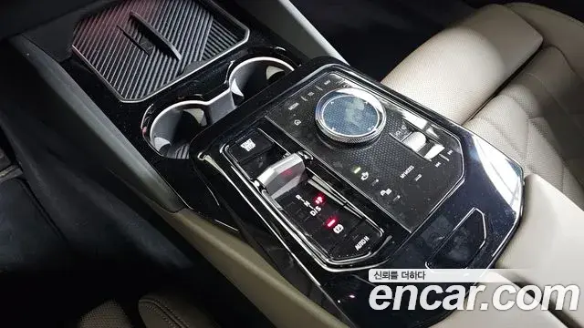 BMW 5 Series 2025 — Фото 9/20