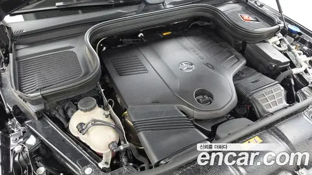 Mercedes-Benz GLE-Class 2025 — ფოტო 32/33