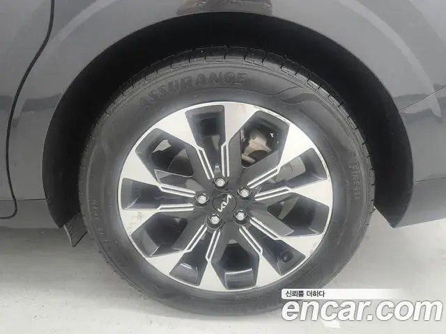 Kia Carnival 2022 — Фото 19/20