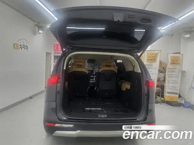 Kia Carnival 2022 — Фото 20/20