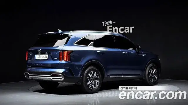 Kia Sorento 2021 — Фото 2/20