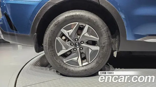 Kia Sorento 2021 — Фото 5/20