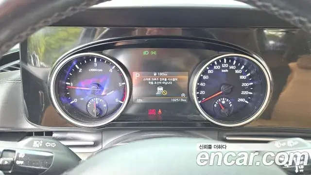 Kia Carnival 2020 — Фото 8/20