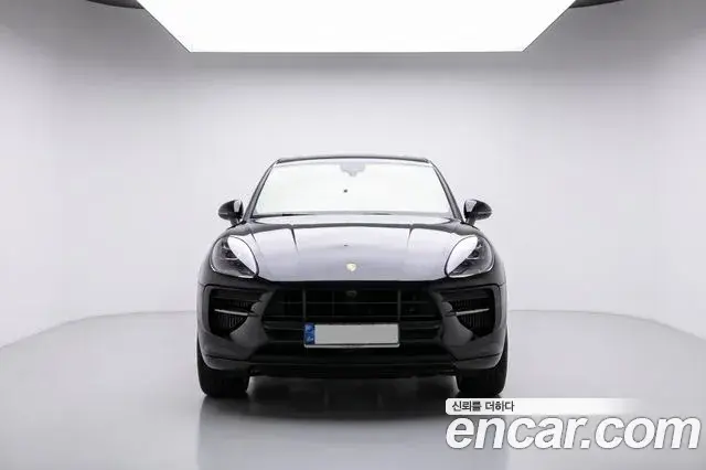 Porsche Macan 2020 — Фото 5/20