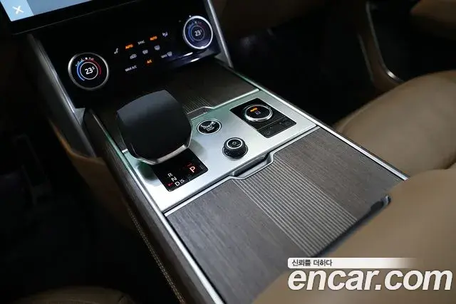 Land Rover Range Rover 2023 — Фото 13/20