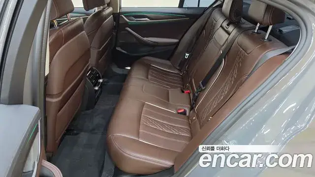 BMW 5 Series 2020 — Фото 13/20