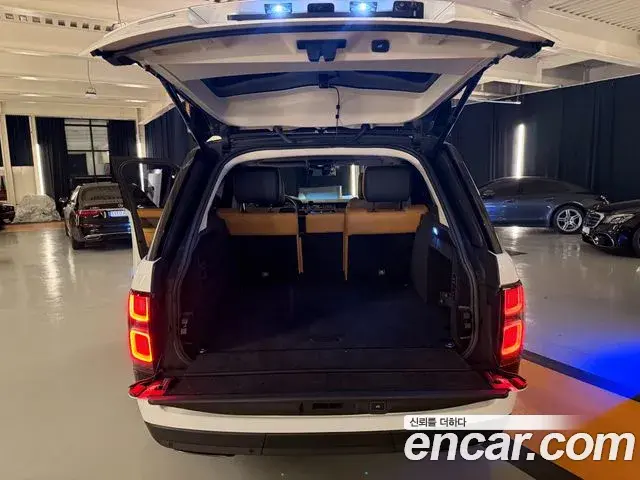 Land Rover Range Rover 2018 — Фото 17/17