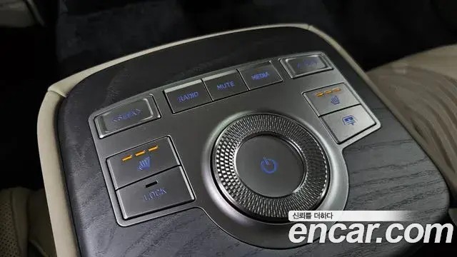 Genesis Electrified G80 2021 — Photo 19/20