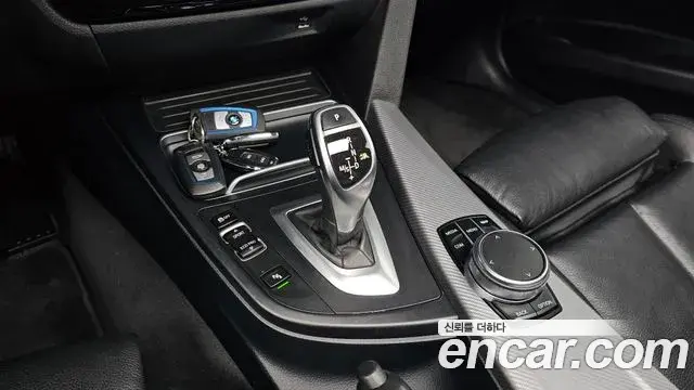 BMW 3 Series 2018 — Фото 9/20