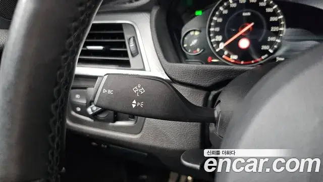 BMW 3 Series 2018 — Фото 15/20