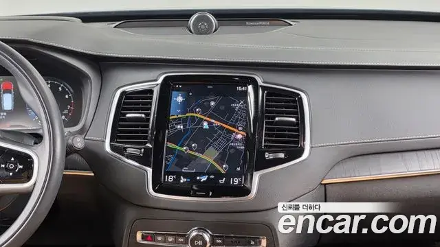 Volvo XC90 2022 — Фото 14/20