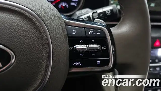 Kia Carnival 2020 — Фото 17/20