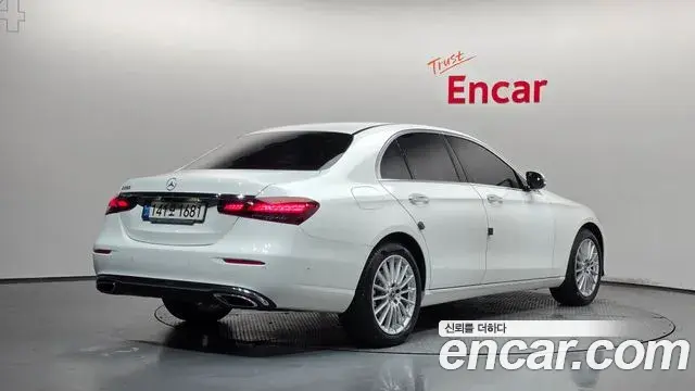 Mercedes-Benz E-Class 2020 — Фото 2/20