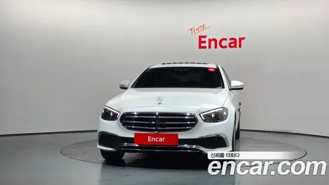 Mercedes-Benz E-Class 2020 — Фото 3/20