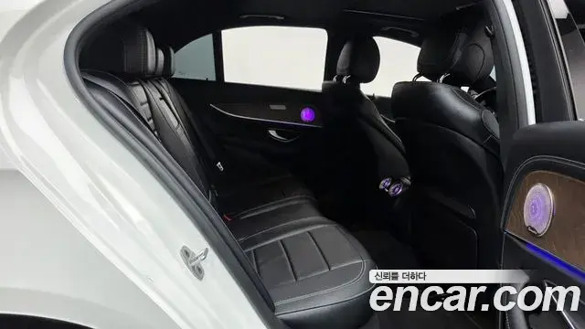 Mercedes-Benz E-Class 2020 — Фото 12/20