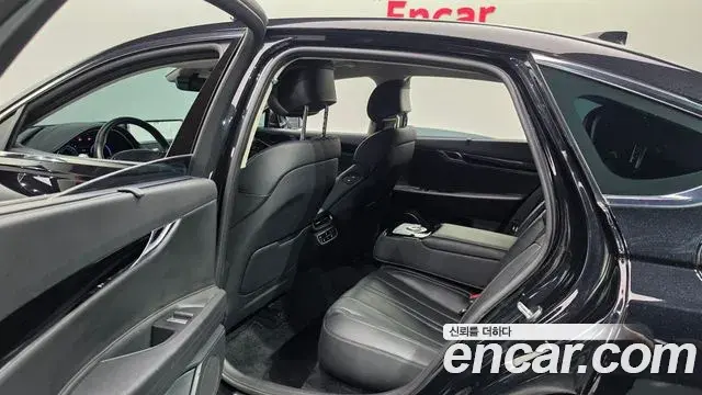 Genesis Electrified G80 2022 — Şəkil 11/20