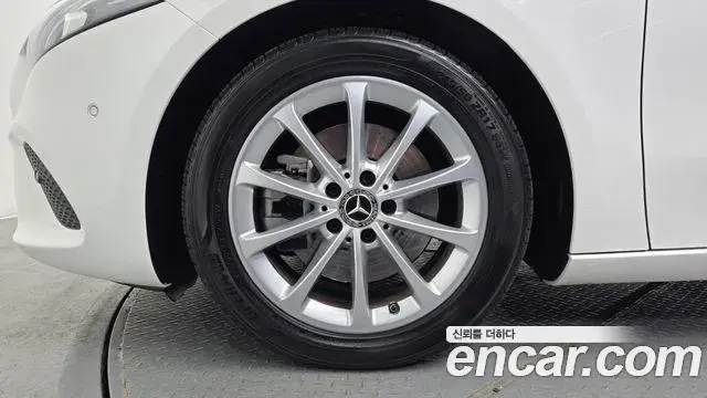 Mercedes-Benz A-Class 2020 — Фото 4/20