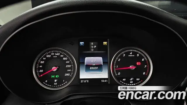 Mercedes-Benz C-Class 2018 — Фото 8/20