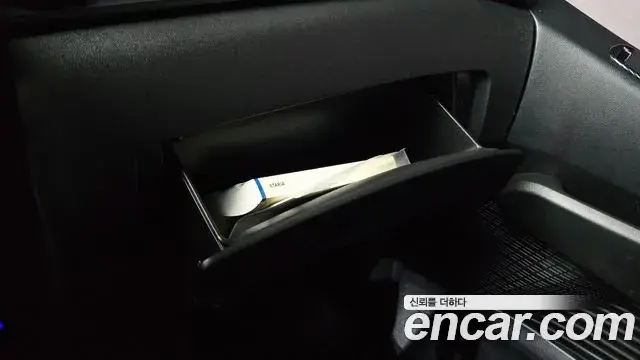 Hyundai Staria 2023 — Фото 13/20