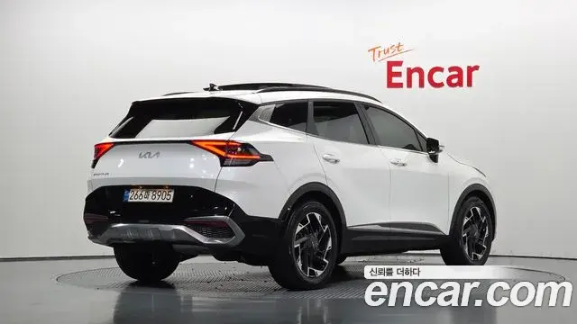 Kia Sportage 2021 — Фото 2/20