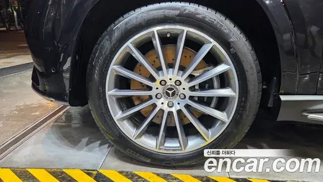 Mercedes-Benz GLE-Class 2025 — Фото 11/13