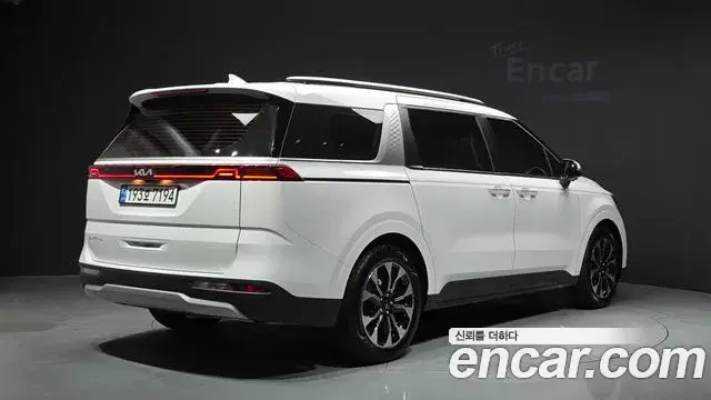 Kia Carnival 2022 — Фото 2/20