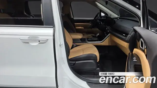 Kia Carnival 2022 — Фото 11/20