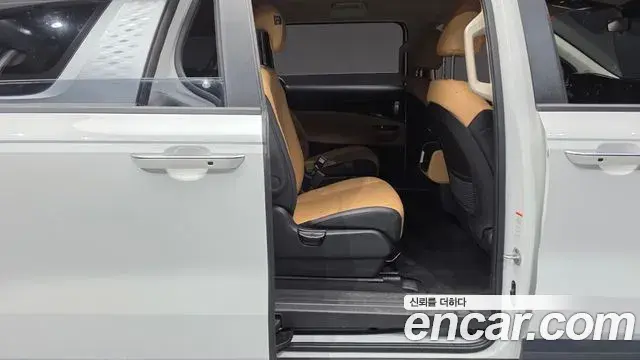 Kia Carnival 2022 — Фото 12/20