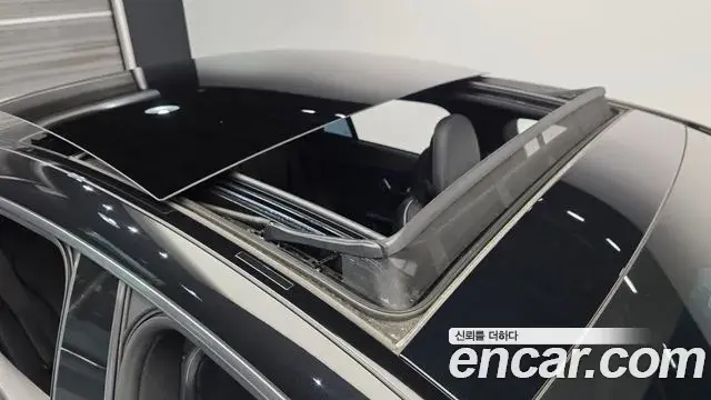 Mercedes-Benz EQE 2023 — Photo 17/30