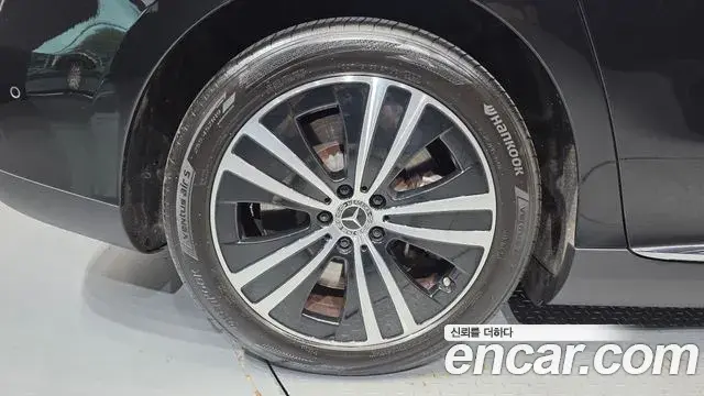 Mercedes-Benz EQE 2023 — Photo 11/30