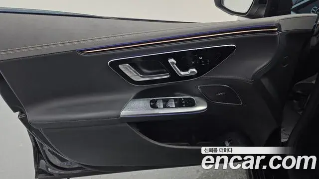 Mercedes-Benz EQE 2023 — Photo 10/30