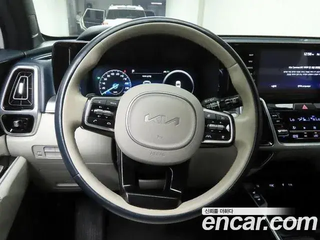 Kia Sorento 2023 — Фото 6/20