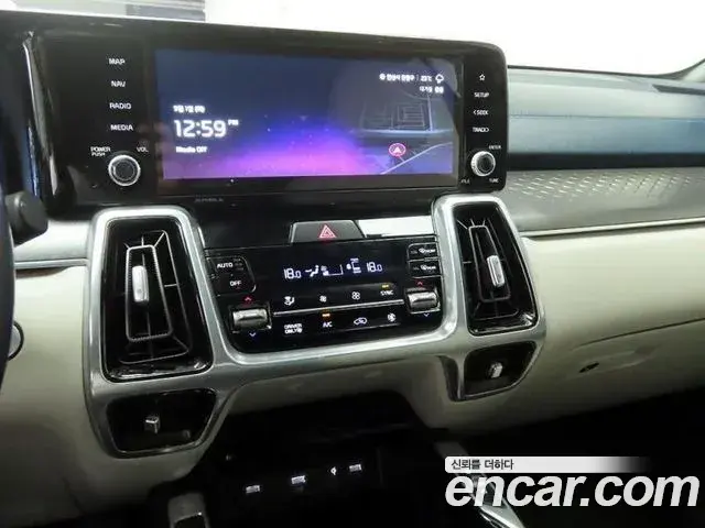 Kia Sorento 2023 — Фото 7/20