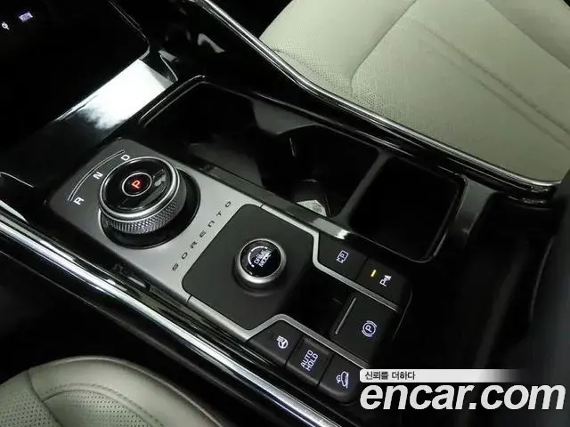Kia Sorento 2023 — Фото 8/20